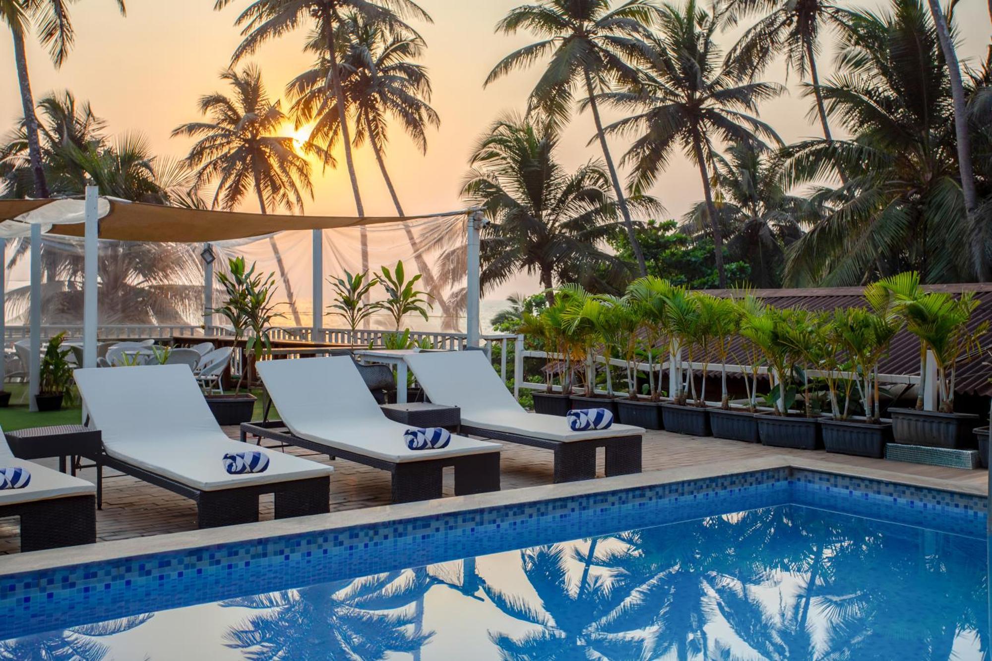 Stone Wood Beach Resort, Вагатор Экстерьер фото