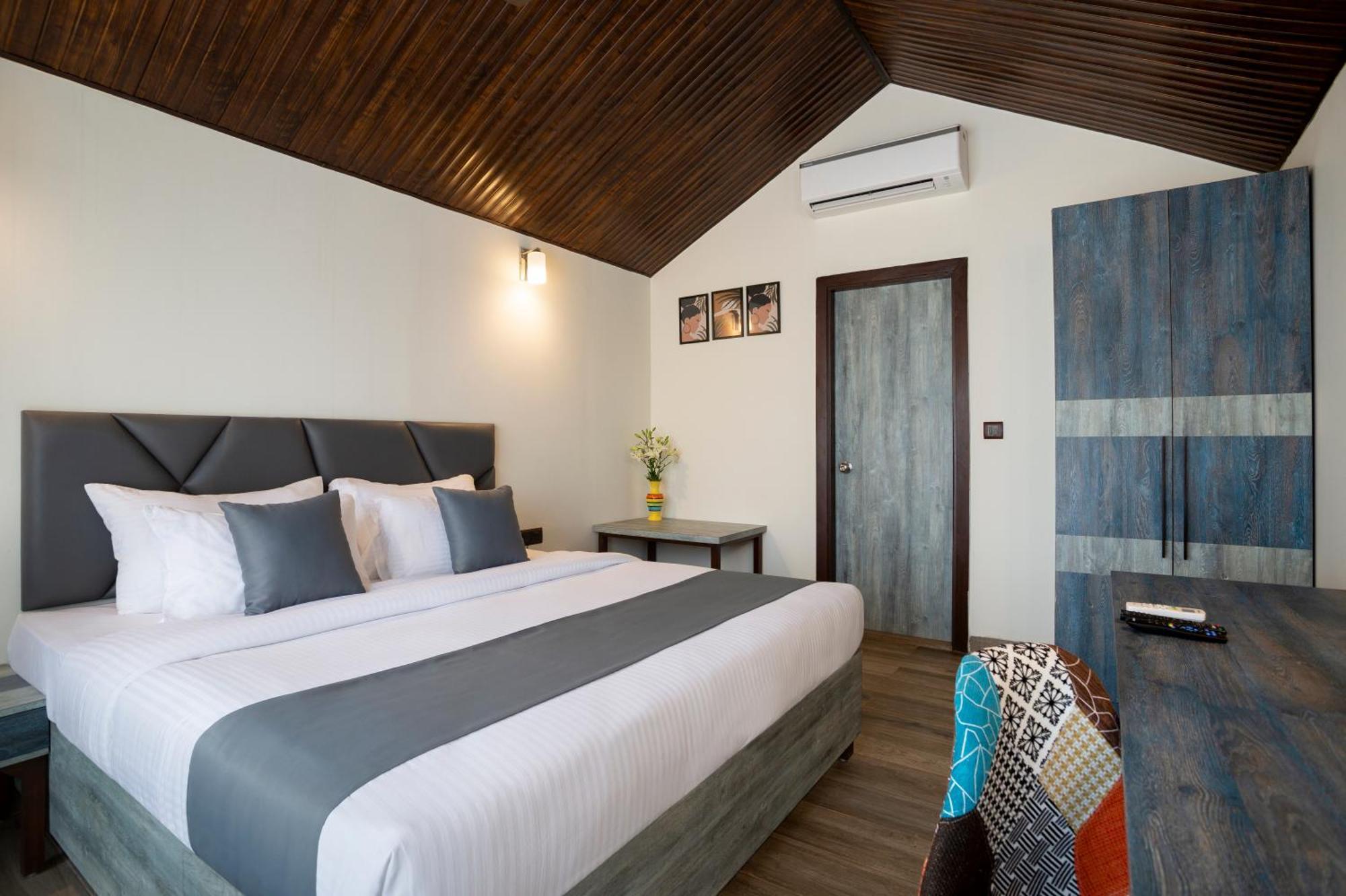 Stone Wood Beach Resort, Вагатор Экстерьер фото