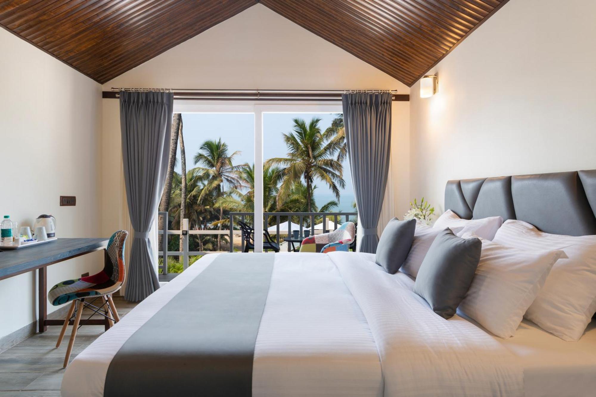 Stone Wood Beach Resort, Вагатор Экстерьер фото